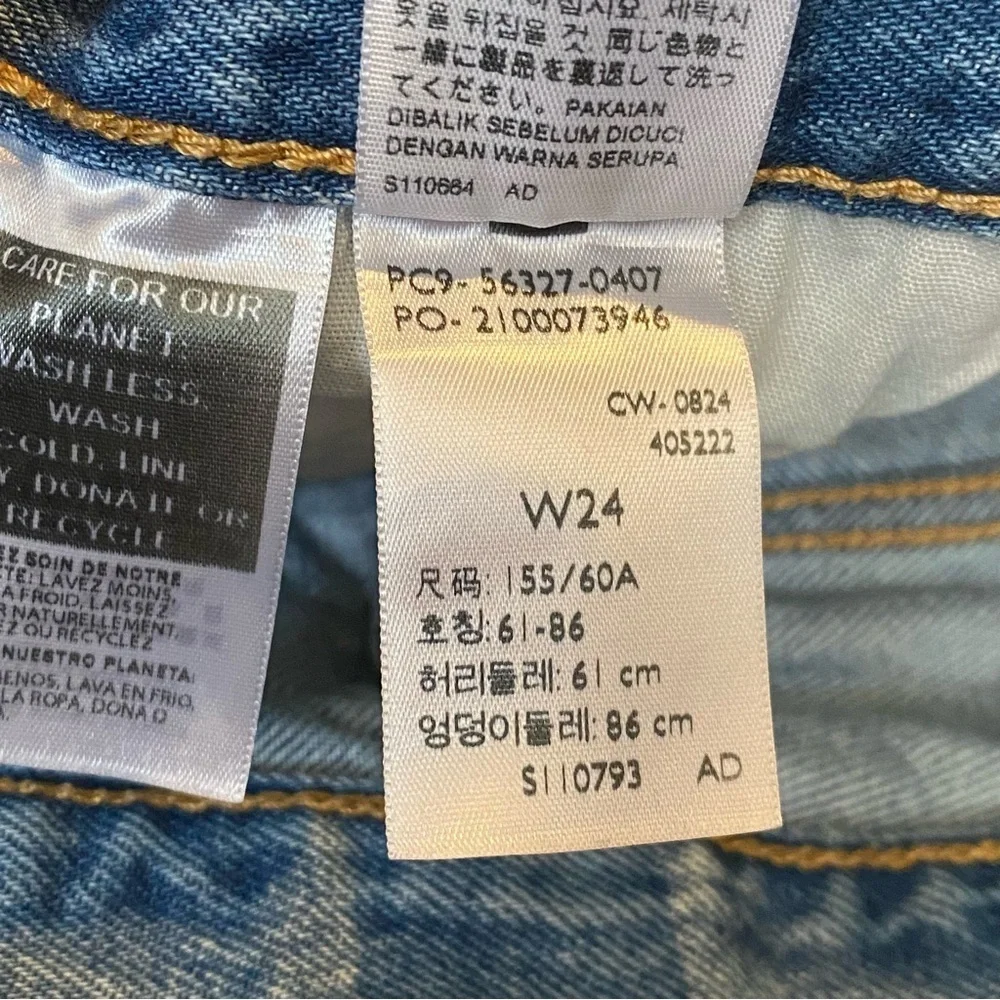 LEVI’S 501 Blue Buttoned Fly Raw Hem Jean Shorts Size 24